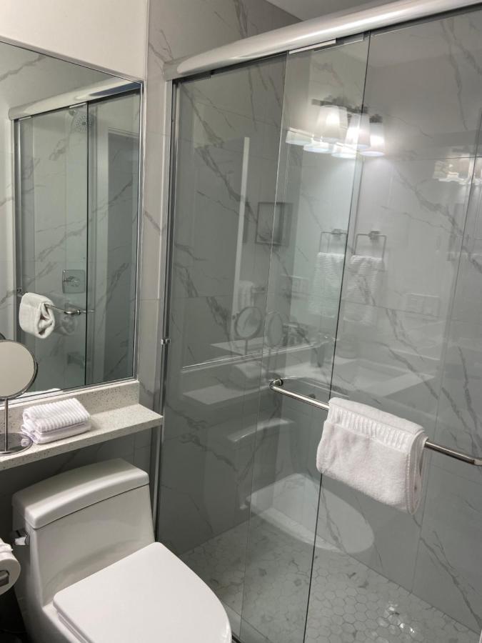 Wecare Guest Suite Burnaby Ngoại thất bức ảnh